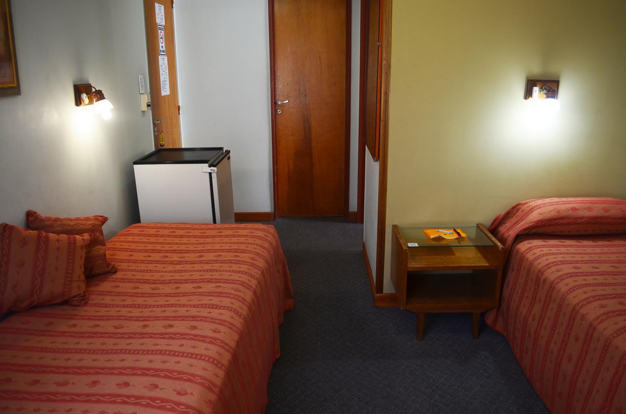 Hotel Huemul General Roca Exteriör bild